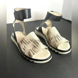 THE FLEXX South Shore Sandal White Zebra Womens Size 7.5